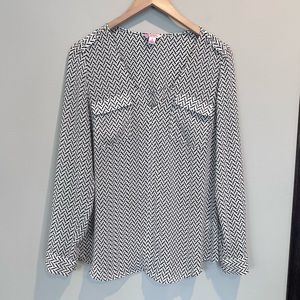 Candie’s Black & White V-neck Long Sleeve Tunic Blouse Size Large